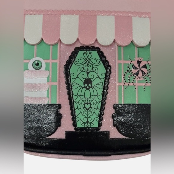 🆕🕸️ BATH & BODY WORKS LIMITED EDITION HALLOWEEN GLOW-IN-THE-DARK CROSSBODY BAG. - Picture 16 of 16